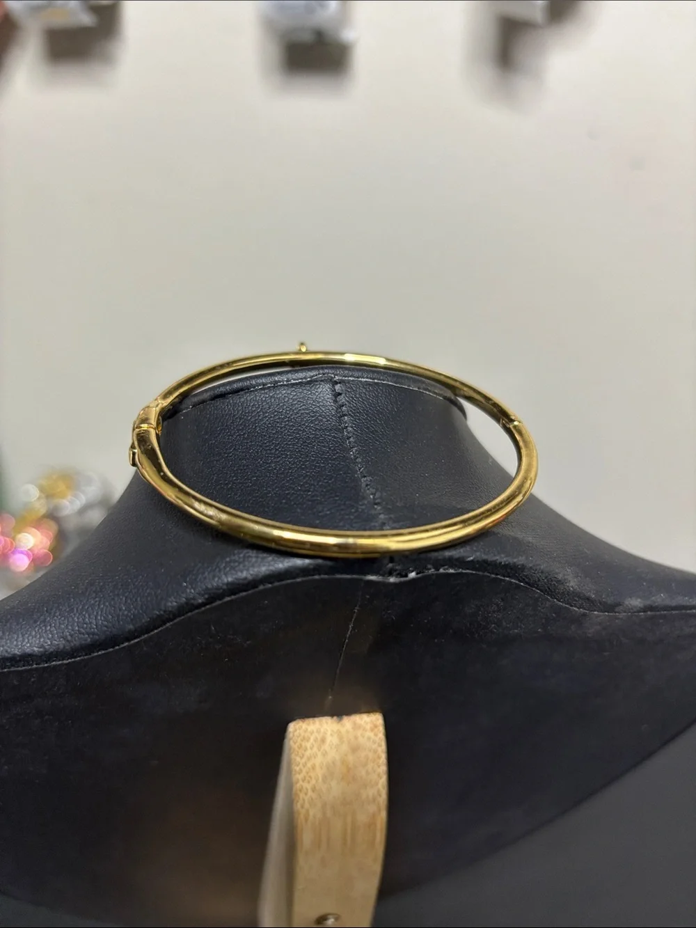 Rare Kate spade She’s One Smart Cookie Charm Bangle Latch Bracelet Capricorn - Picture 3 of 8